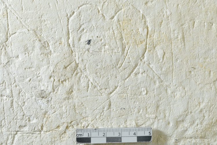 Graffiti de blason en cœur 1